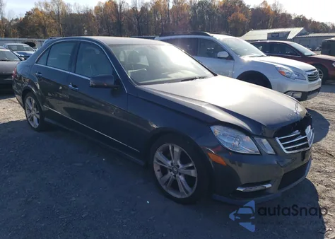 2013 Mercedes-Benz E 350 z USA, uszkodzony, nr VIN WDDHF5KB3DA670872